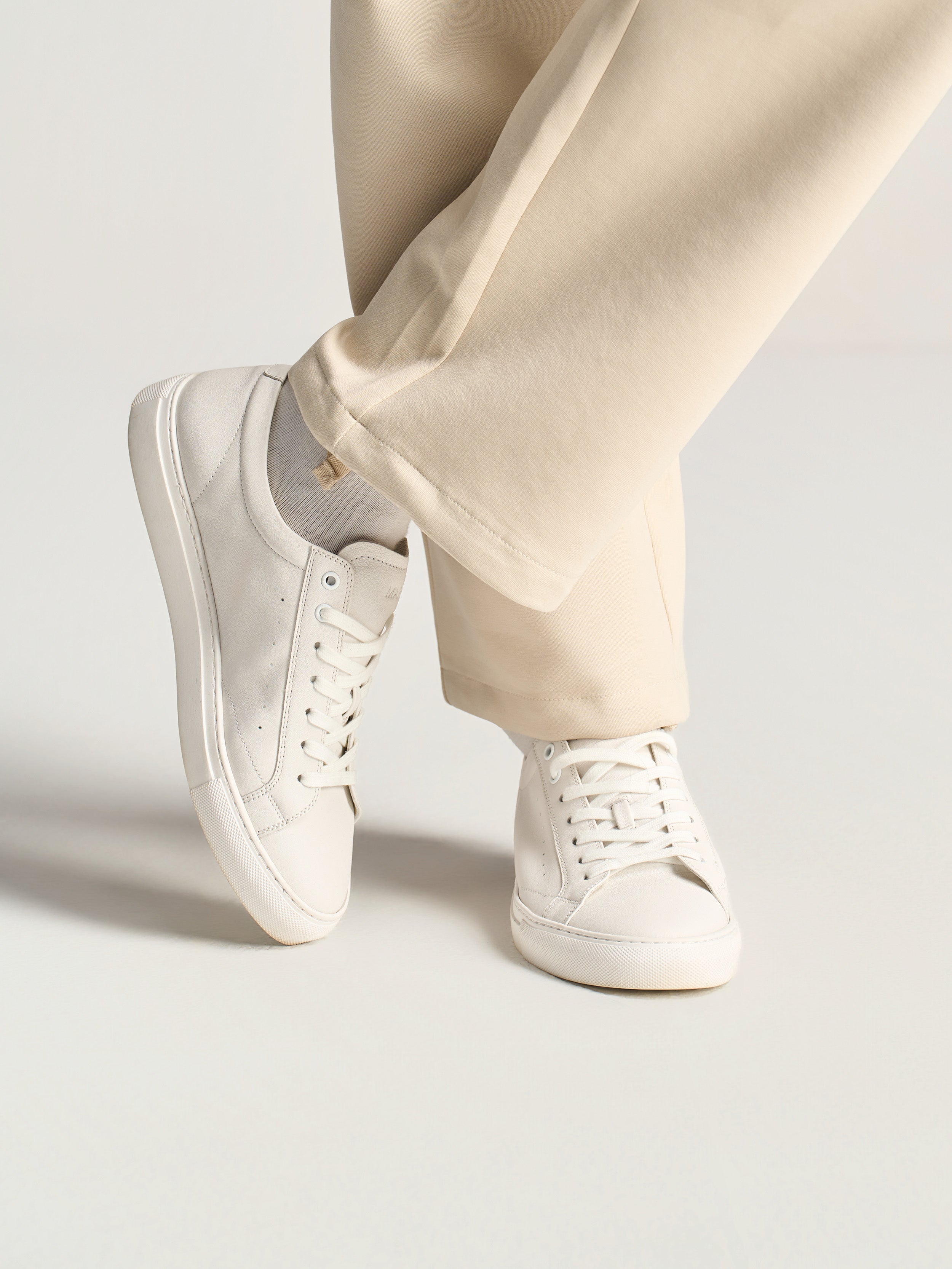 Zeni Minimal white Sneakers